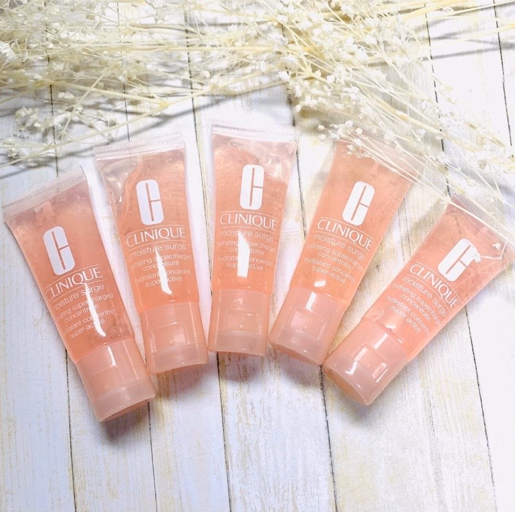 آبرسان و کنسانتره سوپرشارژ کلینیک (Clinique Moisture Surge Hydrating Supercharged Concentrate) 