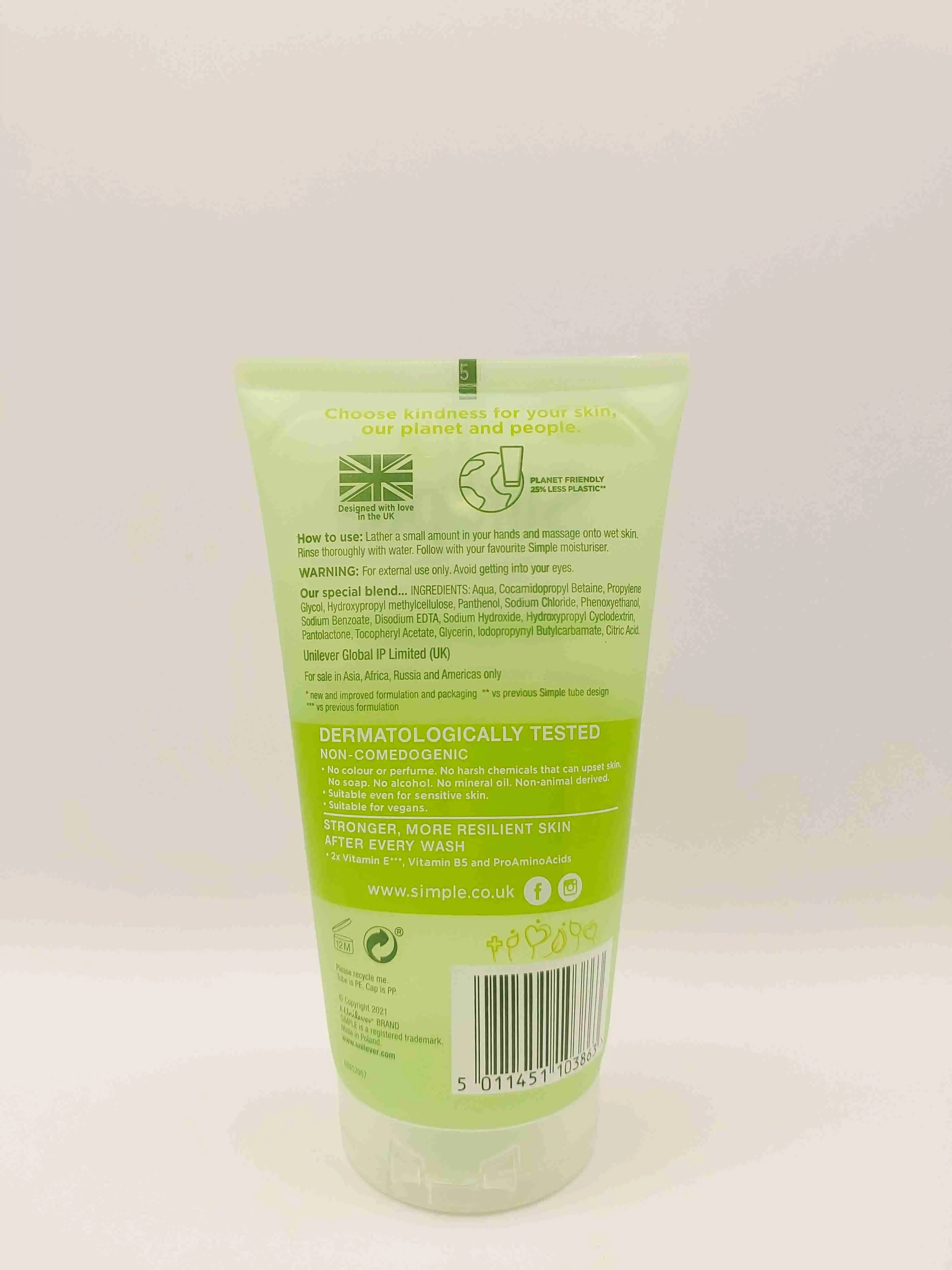 ژل شستشوی صورت سیمپل مدل Refreshing حجم 150میلی لیتر